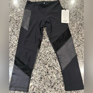 NWT- 90 degree by reflex woman’s high performance leggings, size xs